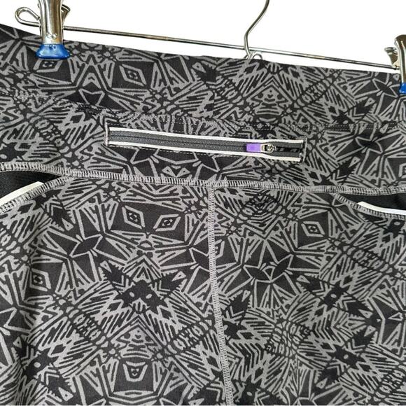 Athleta  Bare to Run Cairo Cropped Leggings Capri - Picture 6 of 8